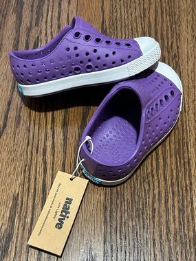 Native Jefferson Kids Shoes C4 Purple NWT Lightweight Slip-On
